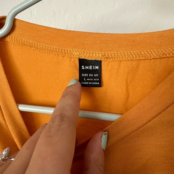 Yellow tshirt crop top - Picture 3 of 3